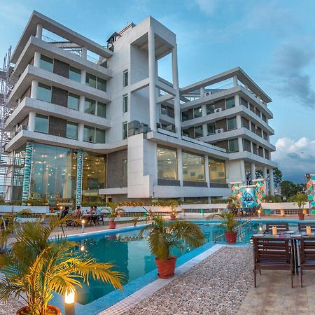 The Solitaire Dehradun Exteriör bild