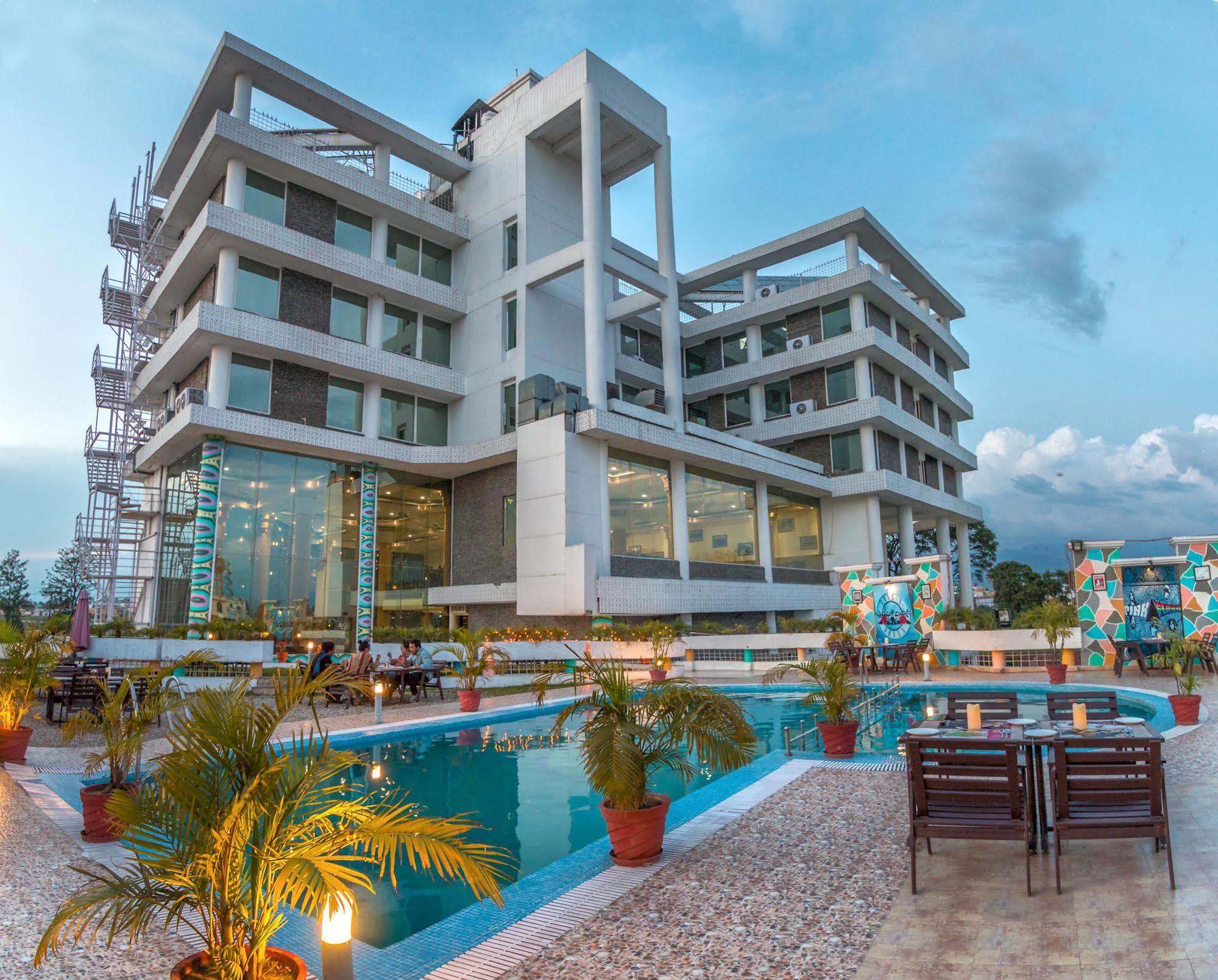 The Solitaire Dehradun Exteriör bild